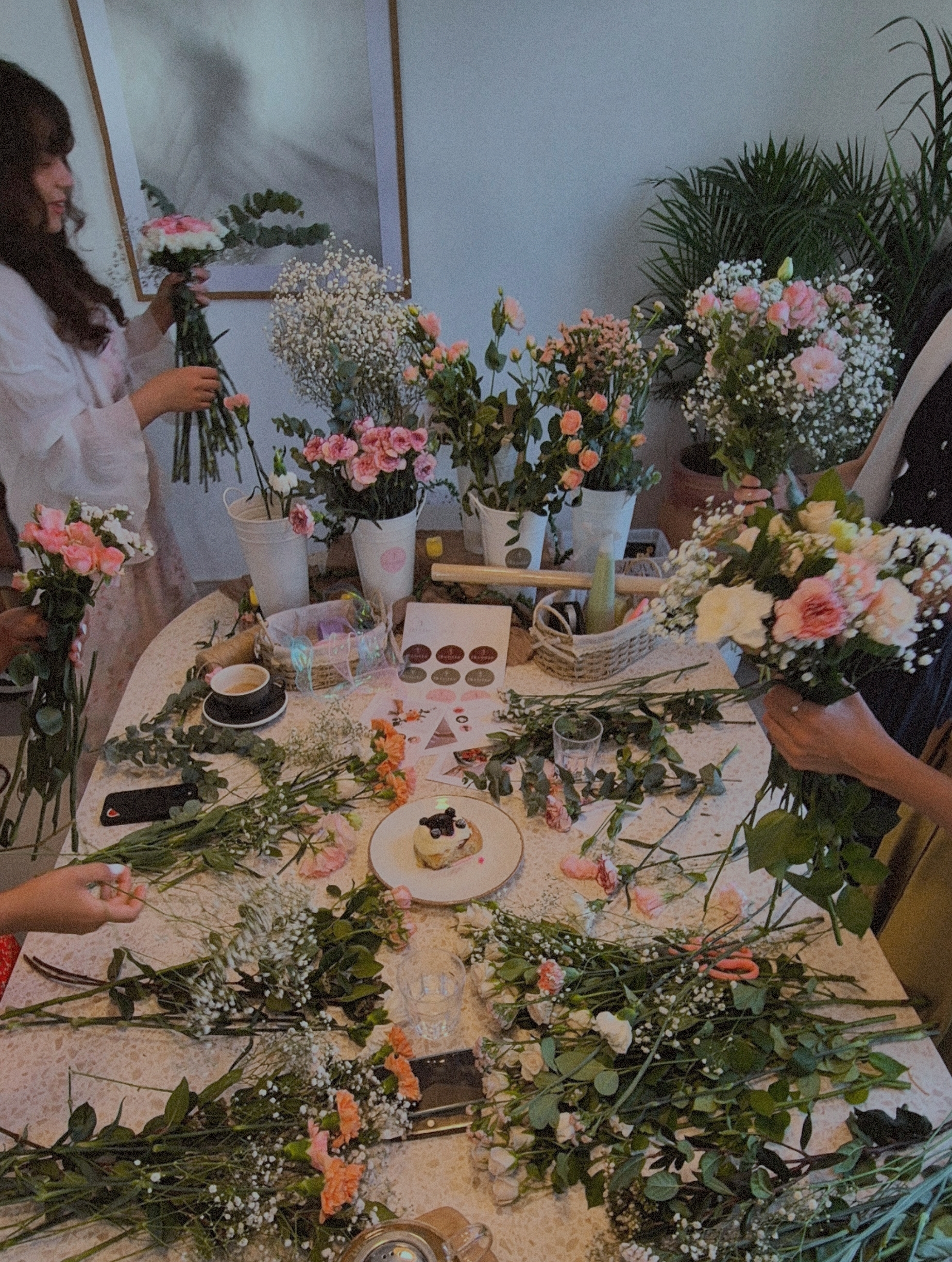Arranging bouquets together